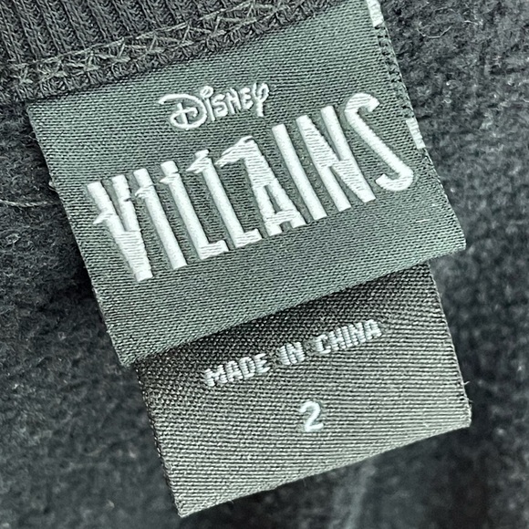 Torrid size 2 keyhole sweatshirt Disney villains - Picture 6 of 7